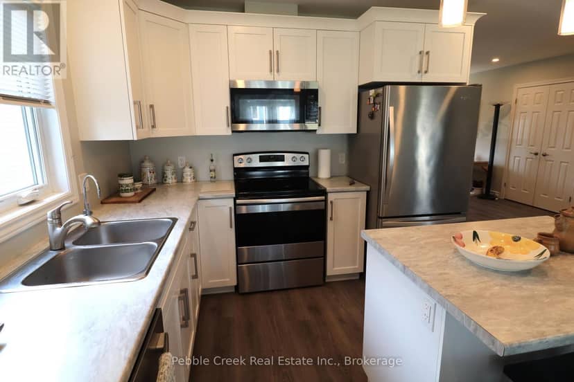 2 Highview Street — photo 13 of 40