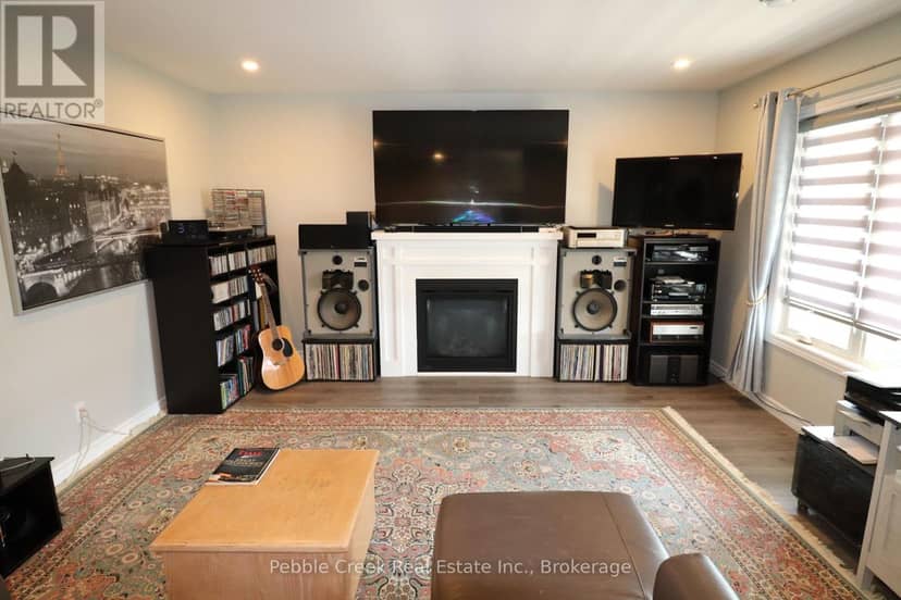 2 Highview Street — photo 6 of 40