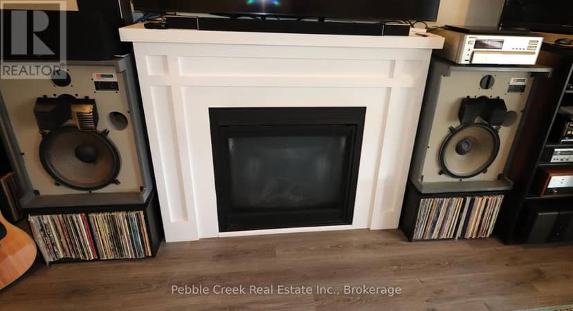 2 Highview Street — photo 8 of 40