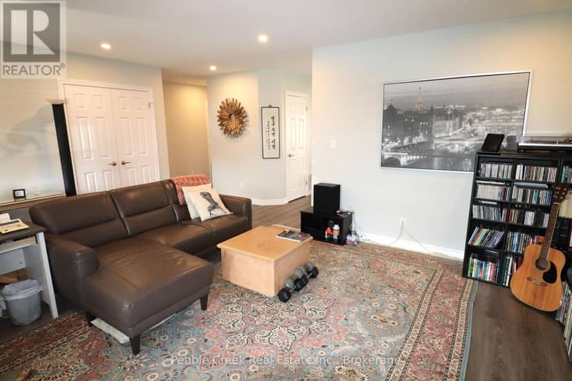 2 Highview Street — photo 9 of 40