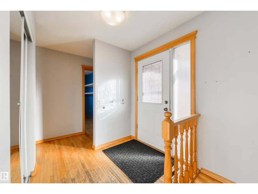 9260 Ottewell Rd NW, Edmonton, photo 4