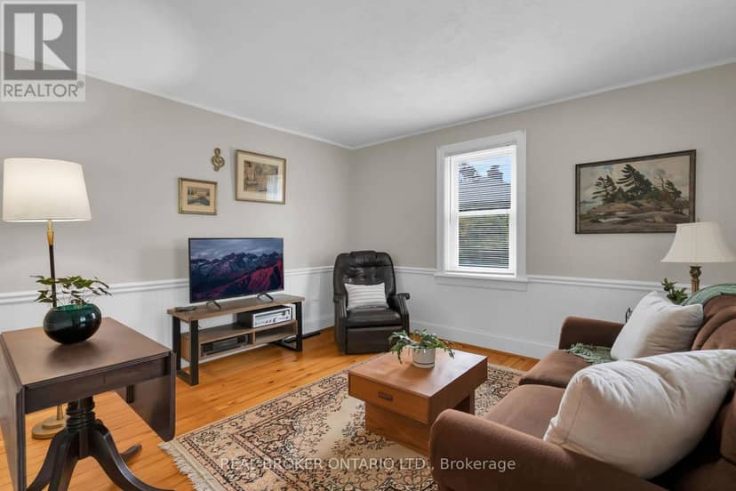 4149 Front Street — photo 15 of 40
