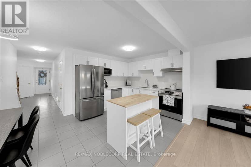 145 Hutchinson Drive — photo 15 of 40