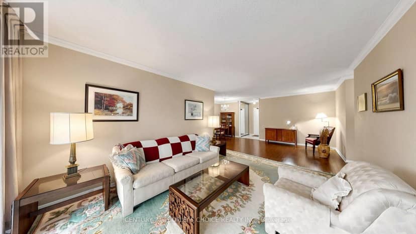 310 - 7811 Yonge Street — photo 16 of 40