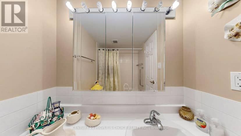 310 - 7811 Yonge Street — photo 26 of 40