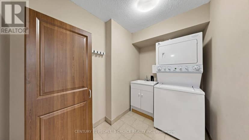 310 - 7811 Yonge Street — photo 34 of 40