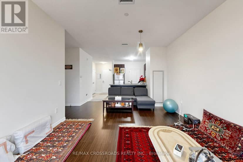 222 - 39 New Delhi Drive N — photo 14 of 40