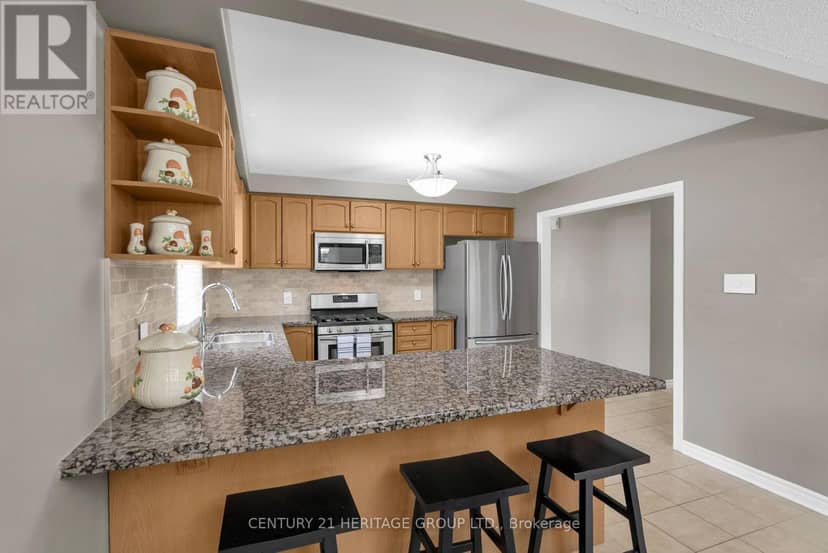 45 Whitfield Crescent — photo 11 of 40