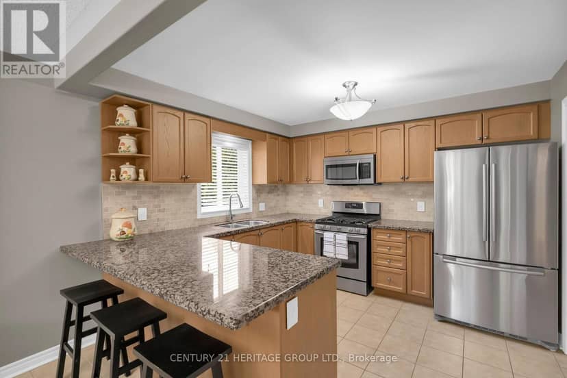 45 Whitfield Crescent — photo 13 of 40