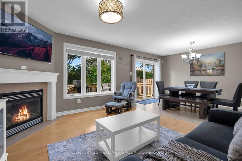 45 Whitfield Crescent — photo 17 of 40