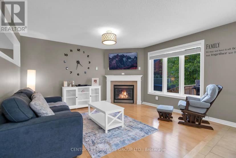 45 Whitfield Crescent — photo 19 of 40