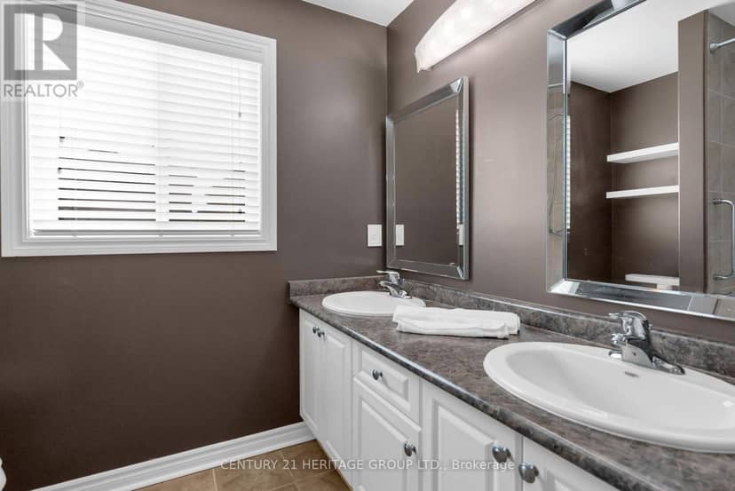 45 Whitfield Crescent — photo 26 of 40