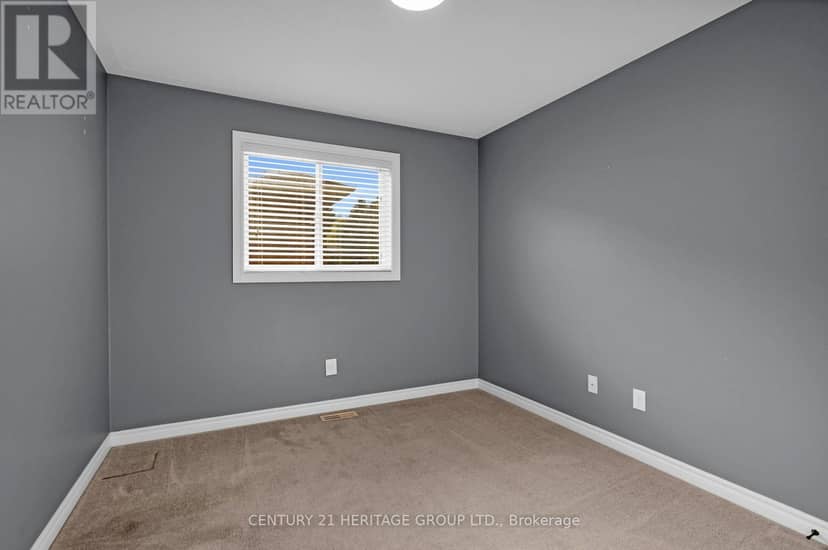 45 Whitfield Crescent — photo 27 of 40