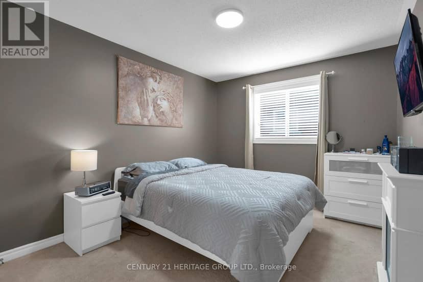 45 Whitfield Crescent — photo 29 of 40