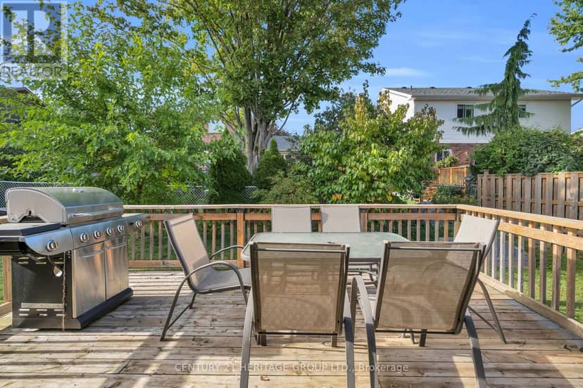 45 Whitfield Crescent — photo 33 of 40