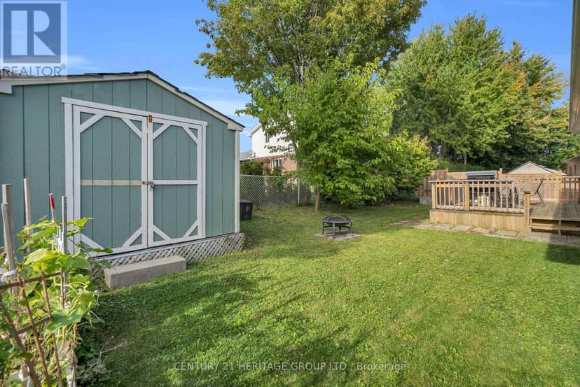 45 Whitfield Crescent — photo 35 of 40
