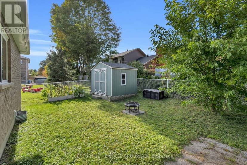 45 Whitfield Crescent — photo 36 of 40