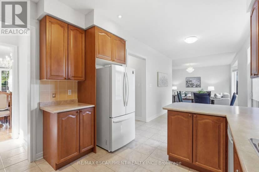 2241 Glazebrook Circle — photo 14 of 40