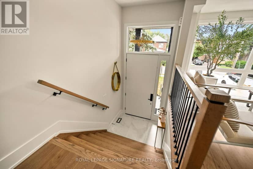 62 Ash Crescent, Toronto, photo 5