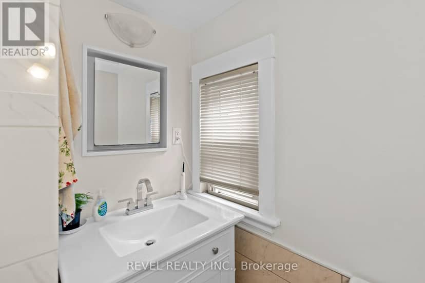 33 Cline Avenue N, Hamilton, photo 8