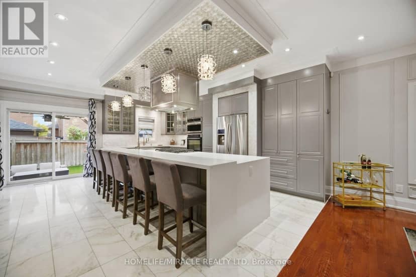 5 Billancourt Crescent — photo 19 of 40