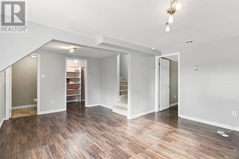 10 Clevedon Crescent — photo 19 of 37