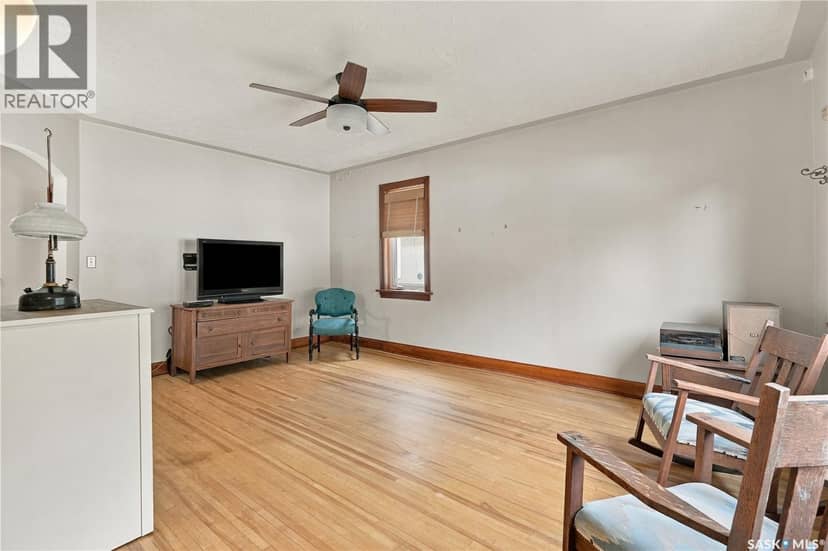 821 College AVENUE, Regina, photo 4