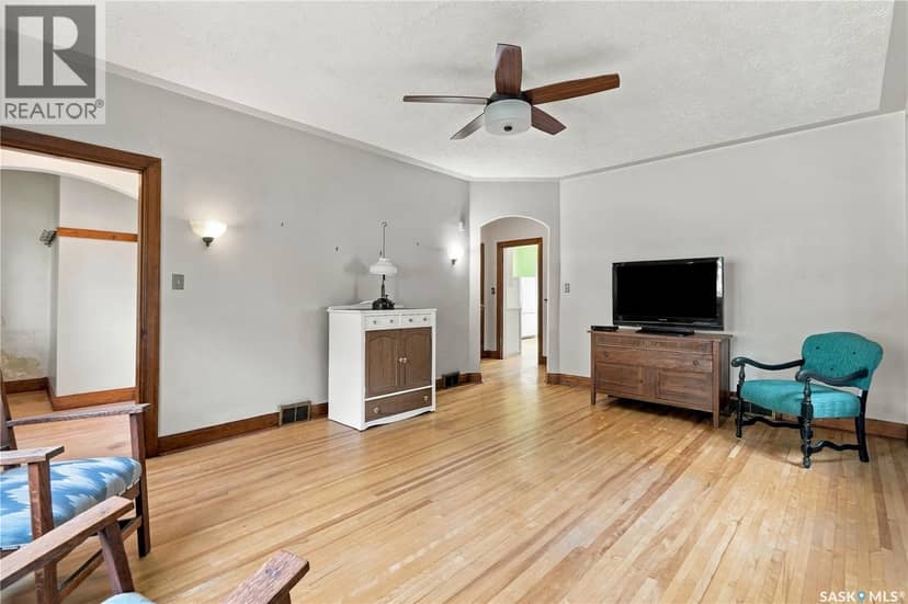821 College AVENUE, Regina, photo 5