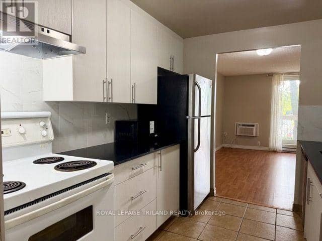 305 - 626 First Street — photo 9 of 18