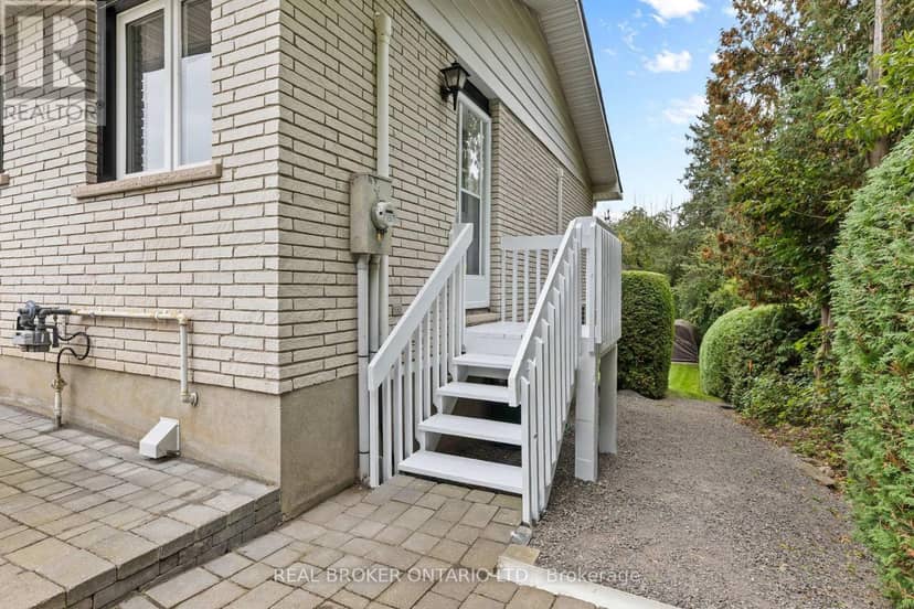316 Clothier Street W — photo 34 of 40