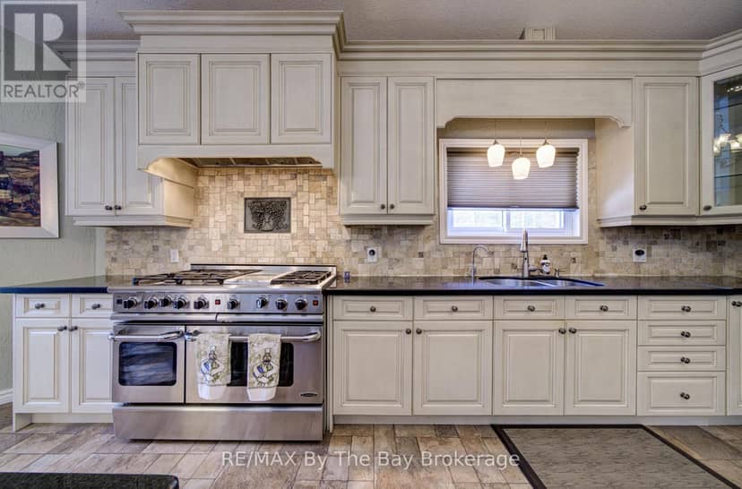 32 Bridlewood Crescent — photo 19 of 40