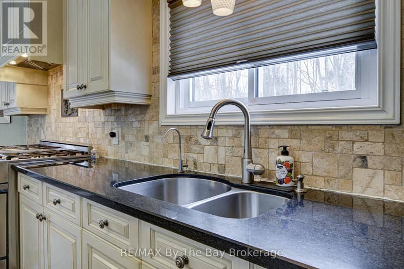 32 Bridlewood Crescent — photo 21 of 40