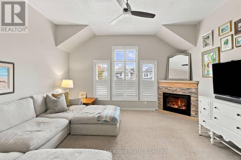 15 Kayla Crescent — photo 16 of 40