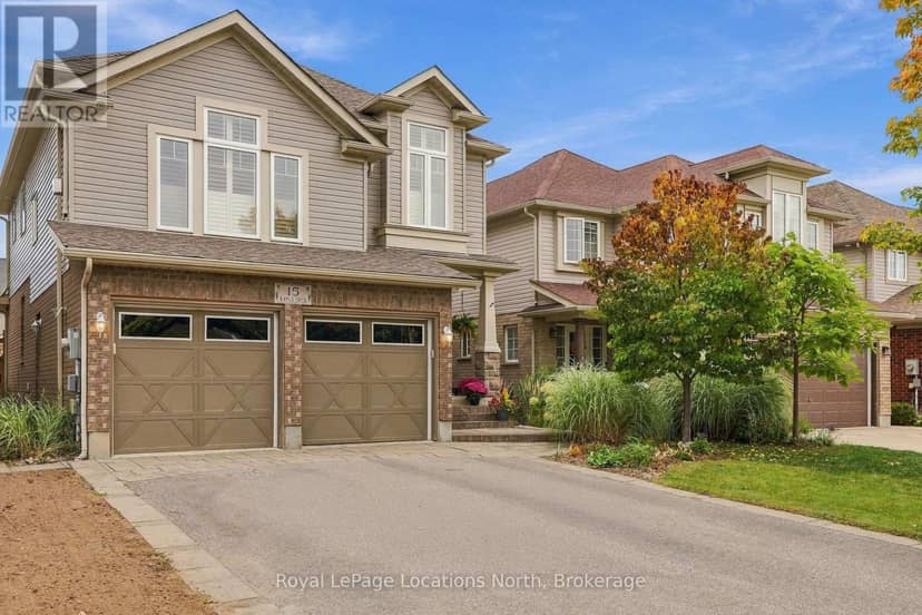 15 Kayla Crescent — photo 2 of 40