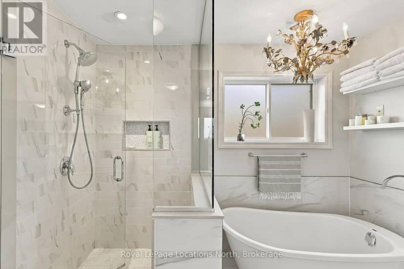 15 Kayla Crescent — photo 22 of 40