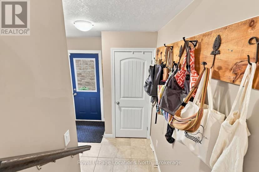 15 Kayla Crescent — photo 29 of 40