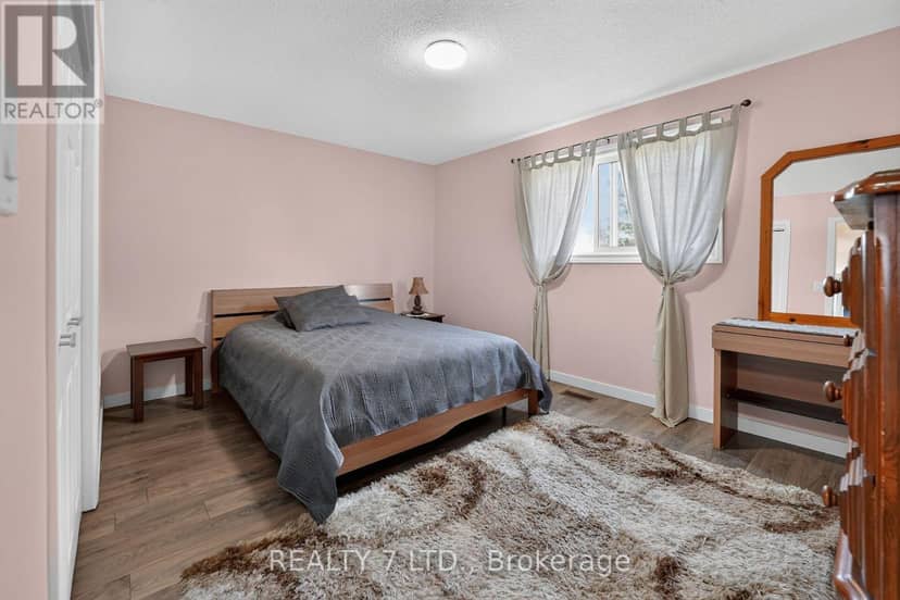 54 Cowan Drive — photo 12 of 39
