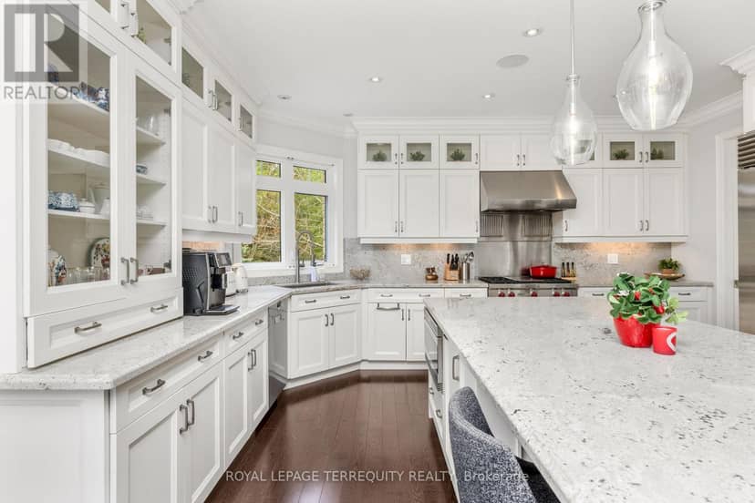 244 Frederick Curran Lane — photo 18 of 40