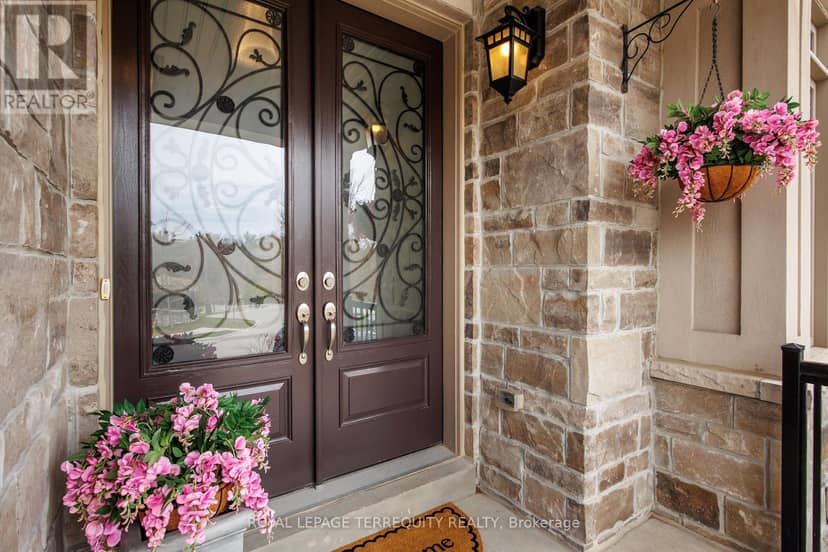 244 Frederick Curran Lane — photo 4 of 40