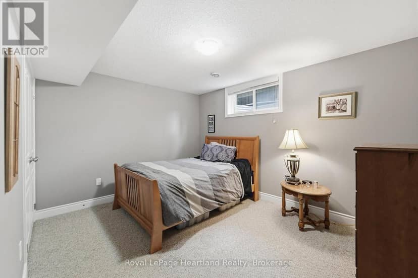 285 Darling Boulevard — photo 35 of 40