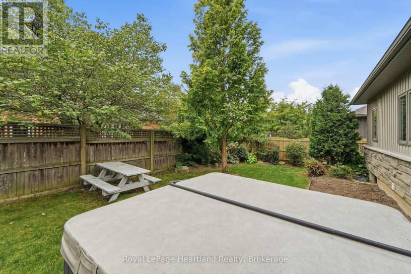 285 Darling Boulevard — photo 39 of 40