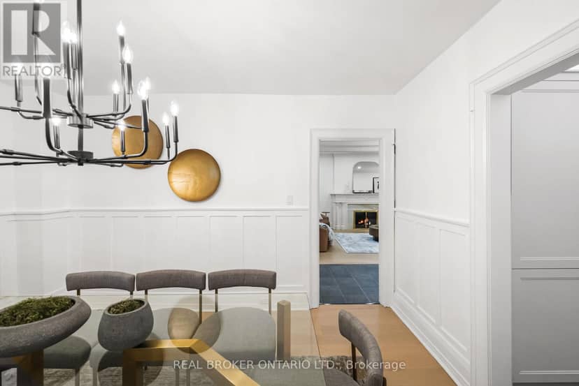 69 Chaplin Crescent — photo 17 of 40
