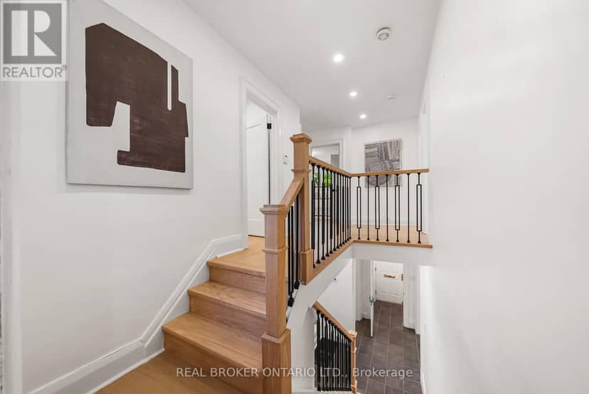 69 Chaplin Crescent — photo 25 of 40