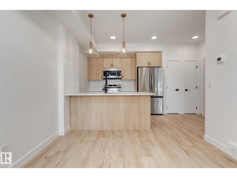 #42 16231 19 AV SW — photo 15 of 23