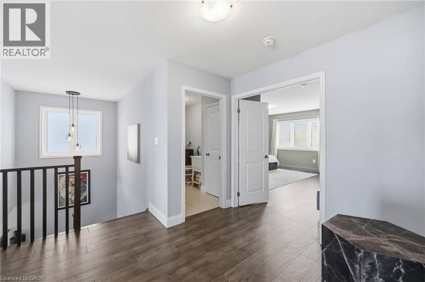 47 LARRY Crescent — photo 20 of 39