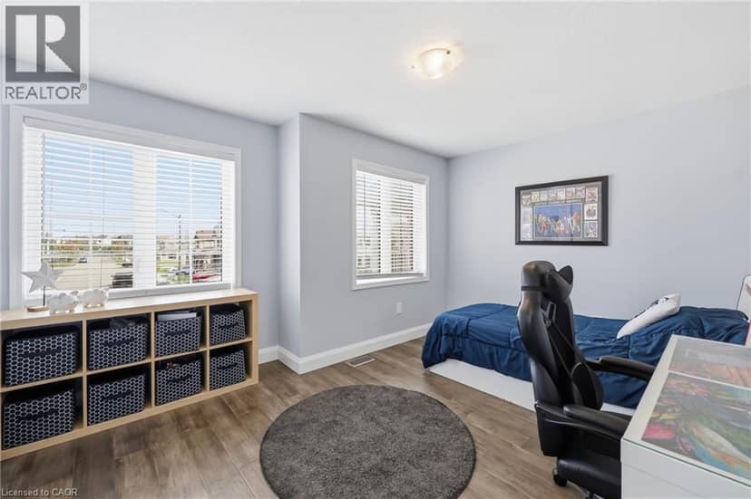 47 LARRY Crescent — photo 31 of 39