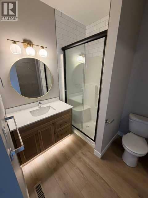 13 Ellington Crescent — photo 11 of 20