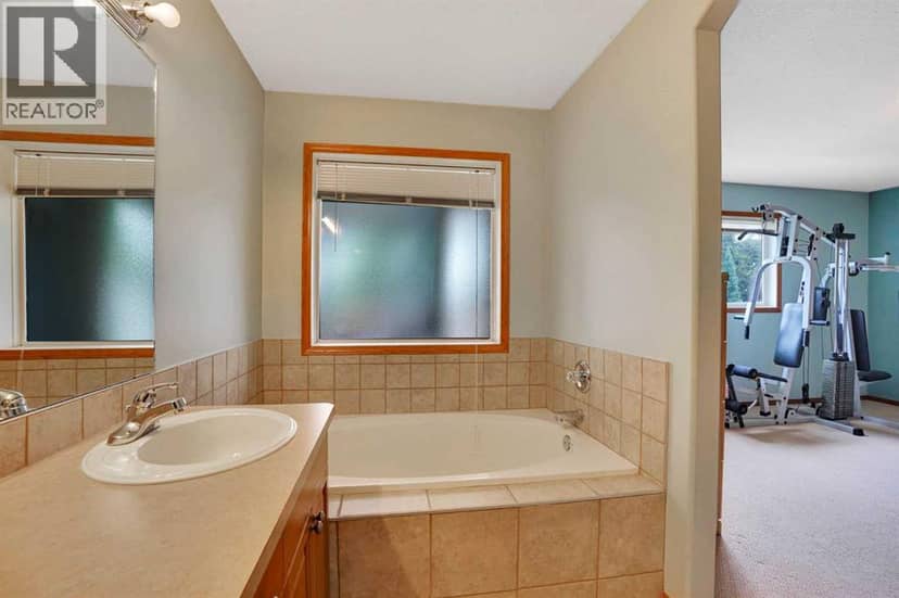 144 Hillcrest Cape — photo 23 of 40