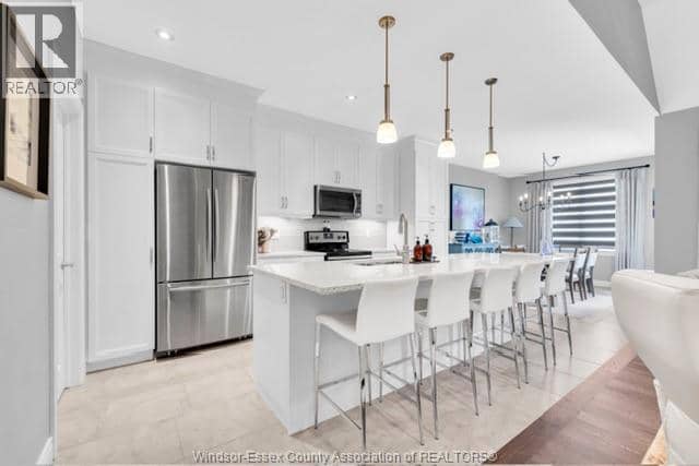 2230 Maitland Avenue — photo 3 of 24