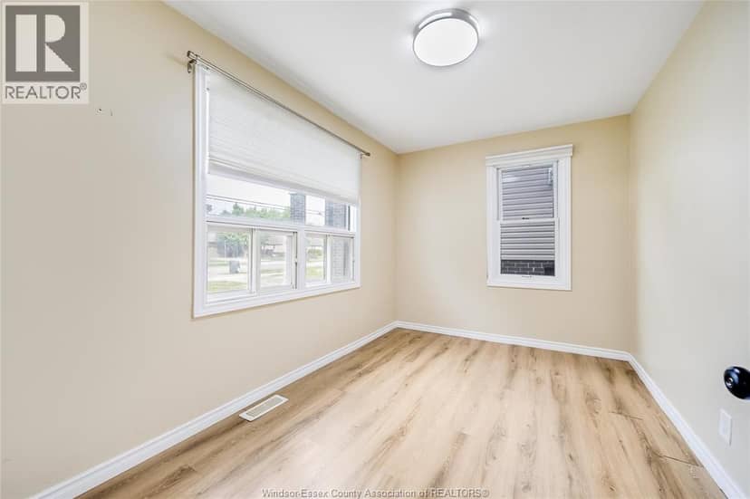 526 Lesperance — photo 16 of 36